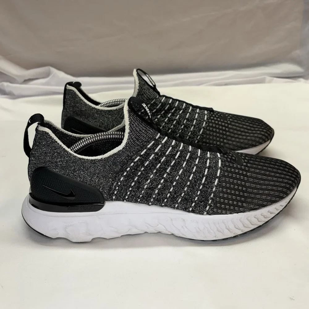 Nike React Phantom Run Flyknit 2 Women's Size 10 Running Shoes Black White Oreo